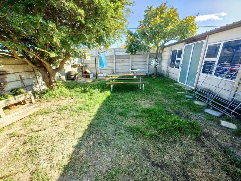 2 Bedroom Property for Sale in Ruyterwacht Western Cape